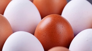 Braune und weiße Eier