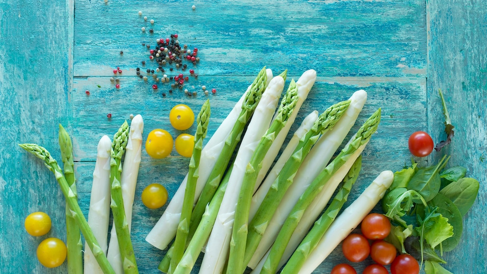 weißer Spargel grüner Spargel