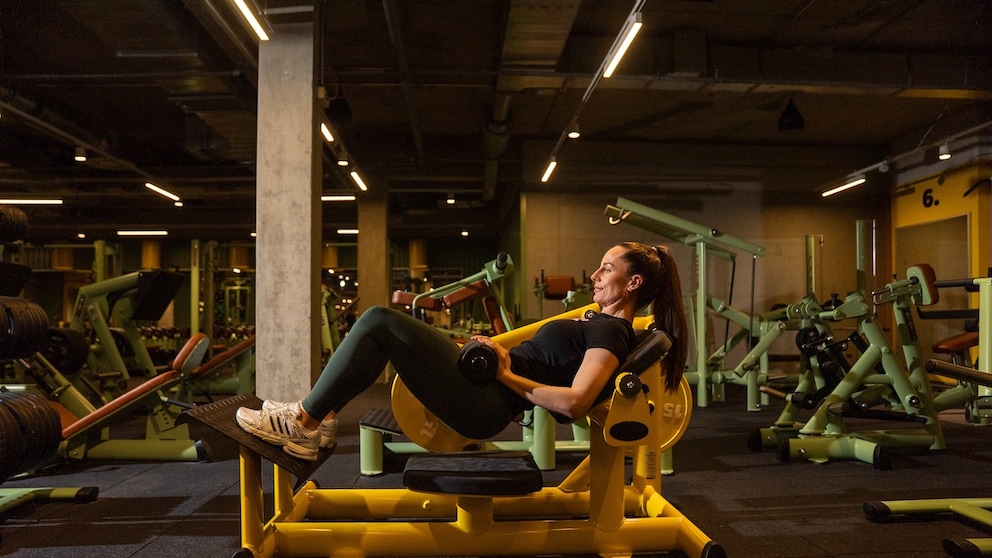 Hip Thrusts bauen den Arsch stärker auf als bakc Squats