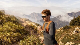 Die HUAWEI WATCH FIT 5 Pro begleitet Outdoor-Fans mit präzisem Tracking und langer Akkulaufzeit auch abseits befestigter Wege