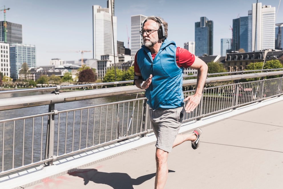 Muscle Building for Men Over 50: Expert Guide to an Athletic Body
