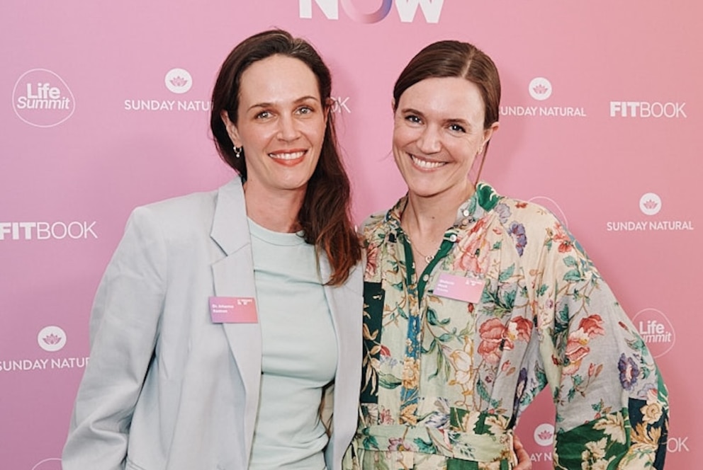 Johanna Kostron, Fach&auml;rztin f&uuml;r Innere Medizin (links) und Stefanie Hock, Gr&uuml;nderin von YouLabs (rechts)