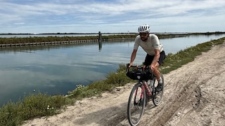 24.000 Kilometer und kaum Ruhetage: Wie reagiert der Körper auf extreme Dauerbelastung im Radsport?