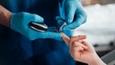 Diabetes Typ 1 entsteht durch eine Fehlreaktion des Immunsystems. Die wichtigsten Symptome und Therapien im &Uuml;berblick.