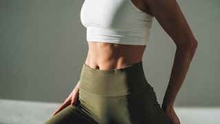 Cardio-Training allein ist nicht der beste Weg, Kalorien zu verbrennen. Wer effektiv Krafttraining macht, kann sein Abnehm-Ziel schneller erreichen.