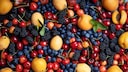 Wer jenseits der 60 fit bleiben m&ouml;chte, sollte regelm&auml;&szlig;ig zu flavonoidreichen Lebensmitteln wie Beeren, &Auml;pfeln oder schwarzem Tee greifen