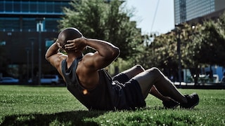 Sit-ups sind nicht unbedingt für Anfänger geeignet