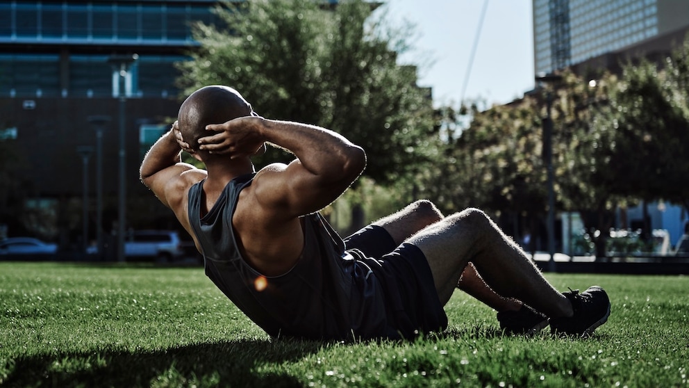 Sit-ups sind nicht unbedingt für Anfänger geeignet