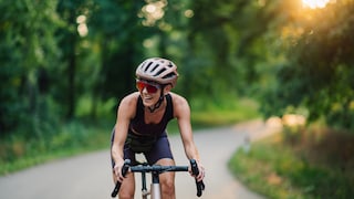 Frau auf dem Rennrad