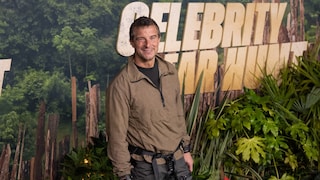 Bear Grylls ernährt sich von Innereien.