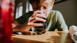 Wie Forscher herausfanden, kann bereits ein zuckerhaltiges Getränk pro Tag das Risiko für Magenkrebs erhöhen