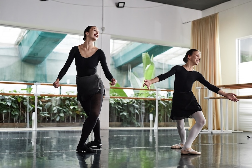&Uuml;bungen aus dem Ballett eignen sich f&uuml;r ein t&auml;nzerisches Warm-up &ndash; auch vor einem Krafttraining