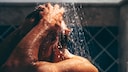 Wenn die Haut spannt und juckt, ist es wom&ouml;glich Zeit, die Duschroutine zu &uuml;berdenken