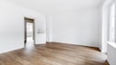 Eine leere Wohnung, die aussieht wie unbewohnt