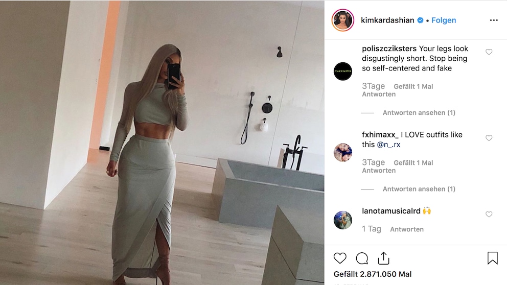 Kim Kardashian in ihrem Bad