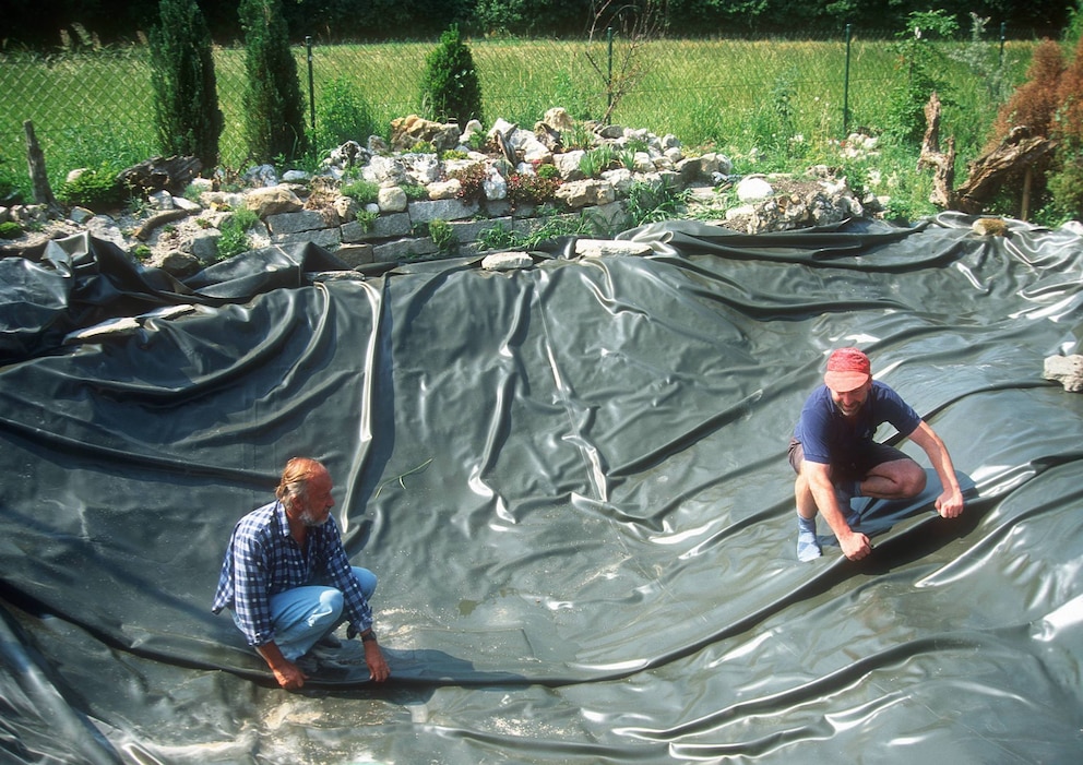 Eine Teichplane ist gut für den Gartenteich