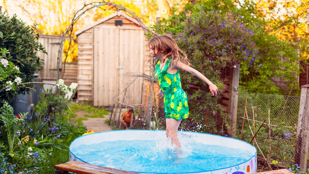 Darf man Poolwasser im Garten entsorgen und damit seine Pflanzen gießen?