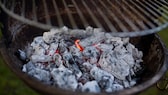 Wie Sie Grillkohle sicher und richtig entsorgen