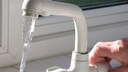 Lohnt es sich, Wasser selbst zu enth&auml;rten?