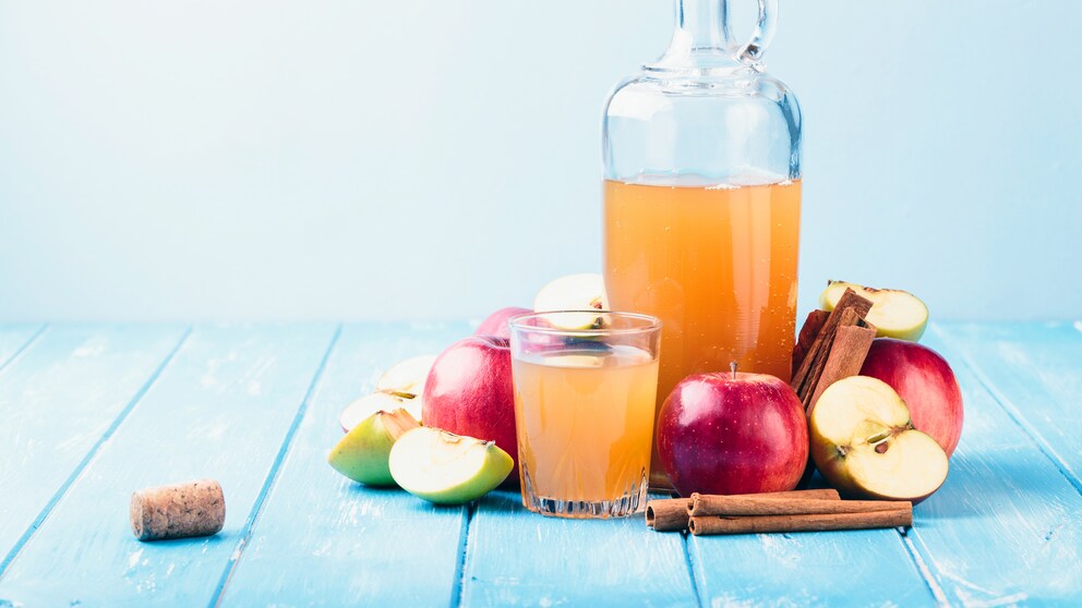 Obstbrand, Likör, Schnaps und Saft aus eigener Obsternte selbst brauen