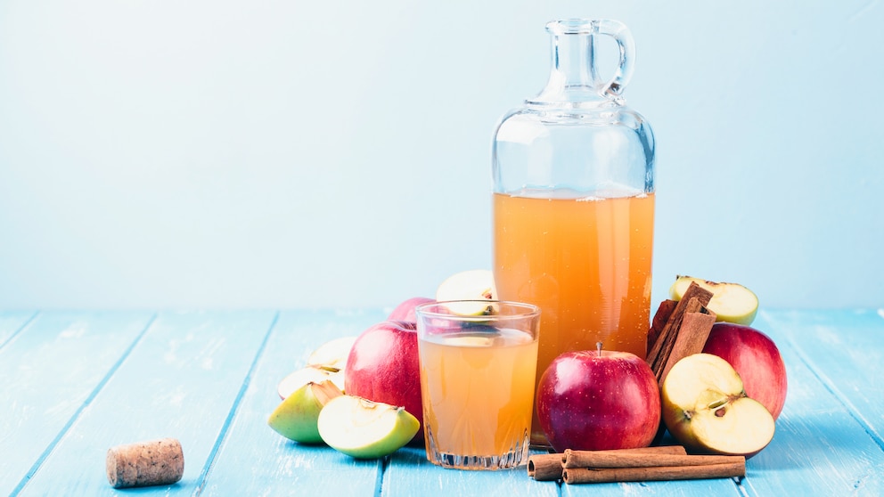 Obstbrand, Likör, Schnaps und Saft aus eigener Obsternte selbst brauen