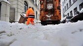 Viele schenken den Mitarbeitern der Müllabfuhr kleine Geschenke zu Weihnachten