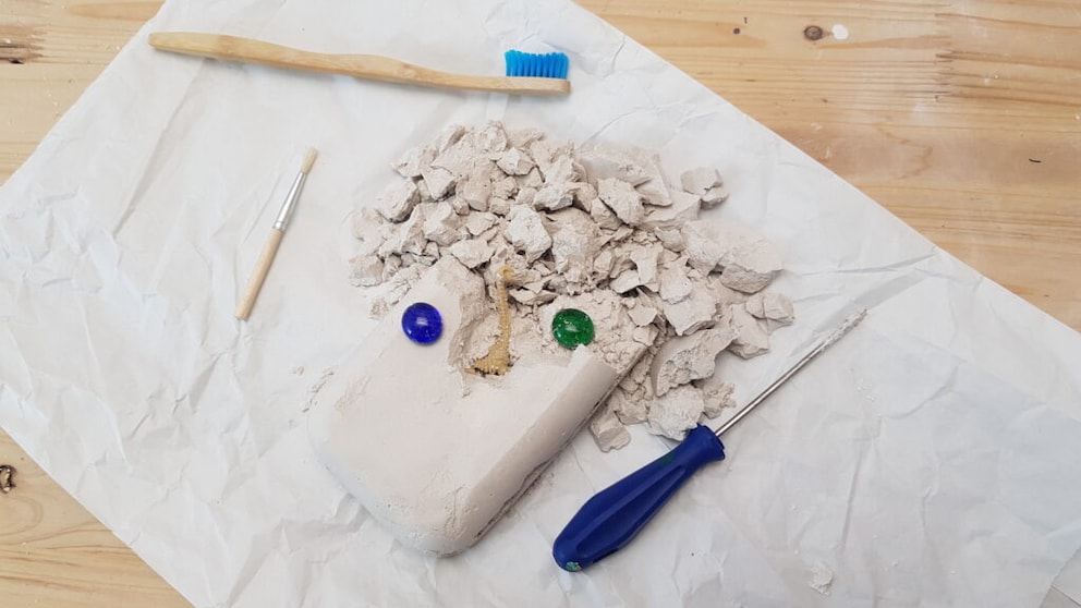 The plaster excavation set is great fun not only for children