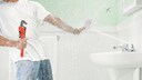 Sicherheit geht vor: Beim Reparieren einer Armatur sollte man zuvor das Wasser abdrehen