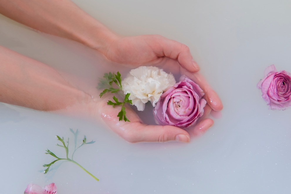 Badewanne Wellness Blüten