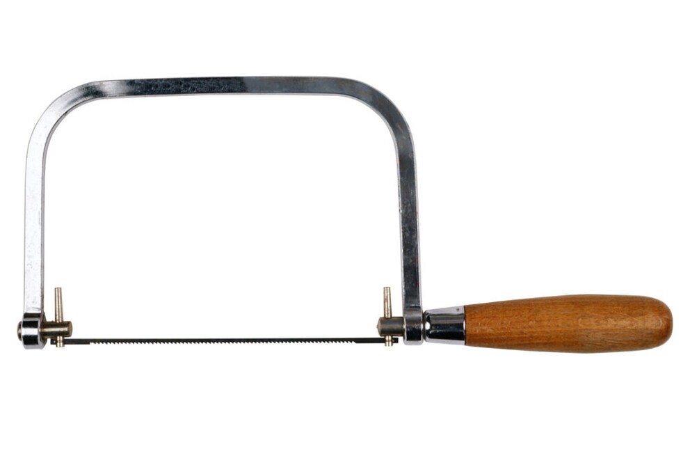 The fine teeth of the coping saw are supposed to be able to rescue a broken key