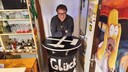 Leser Björn zeigt seinen ganzen Stolz: einen DIY-Stehtisch aus einem alten Fass