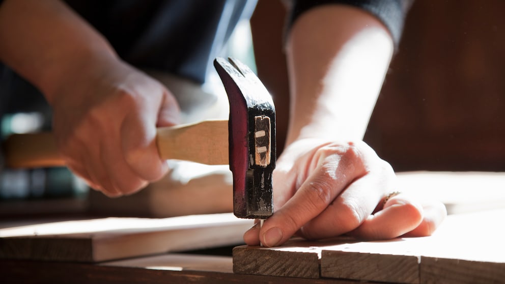 Ein Hammer gehört zur Ausstattung jedes Heimwerkers