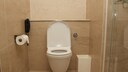 Tatsächlich ist es sehr unwahrscheinlich, dass eine Toilette unter hohem Gewicht zu Bruch geht