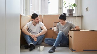 Vor dem Umzug sollte man sich überlegen, wie viele Umzugskartons man braucht, und was beim Packen wichtig ist