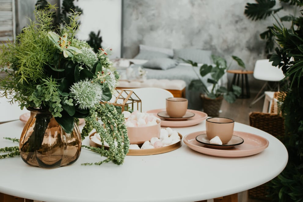 Avoid having too many plants in the bedroom