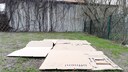 Sie haben noch Kartons zu Hause? Bevor diese ins Altpapier wandern, können Sie damit Ihrem Garten etwas Gutes tun