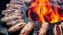 Auf der Feuerplatte gibt es reichlich Platz f&uuml;r Grillgut