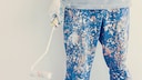 Ein Mann mit Malerhose