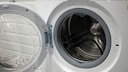 Beim Anschließen der Waschmaschine sollte man darauf achten, dass die Anschlüsse fest sitzen und dicht sind