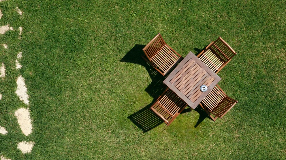 Woran man gute Qualität bei Gartenmöbeln aus Holz erkennt