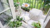 7 Stile, um den Balkon einzurichten