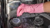 Salz in der Spülmaschine nachfüllen – wie viel und wie geht es?