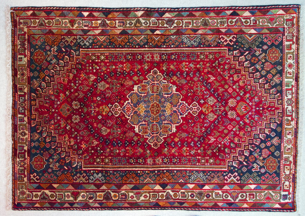 Knot density of a rug