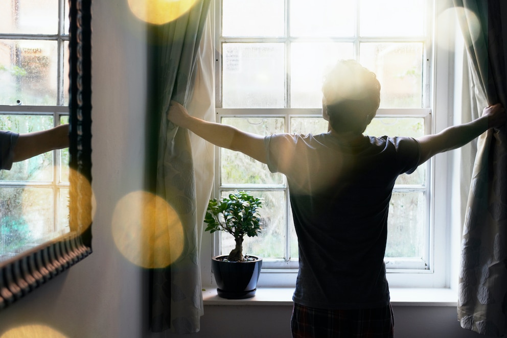 Wohnung richtig verdunkeln: Welche Möglichkeiten gibt es?