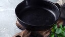 5 Fehler bei der Pflege und beim Reinigen von Bratpfannen