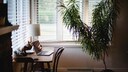Schreibtisch selbst höhenverstellbar machen im Homeoffice