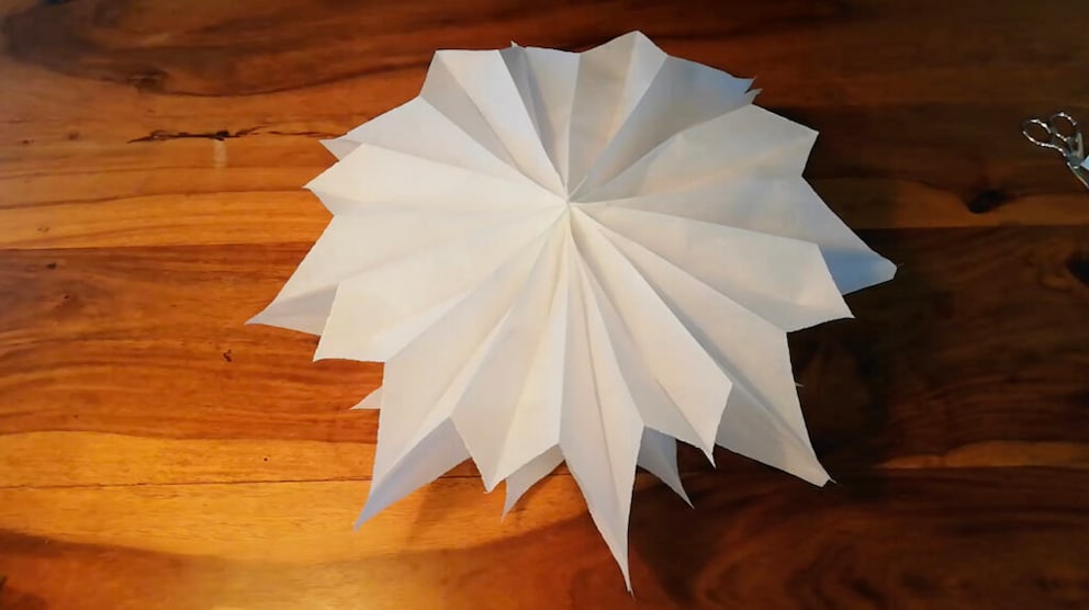 Making paper stars from paper bags