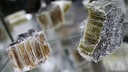 Asbest: Asbest aufgebrochen in zwei Teile