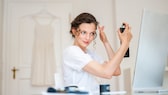Tricks mit Haarspray im Haushalt