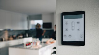 Laut TÜV-Umfrage vernetzt nur jeder Vierte sein Zuhause durch Smart Home